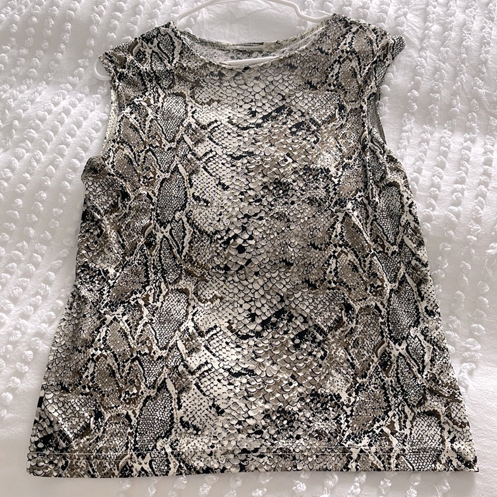 Snake print top